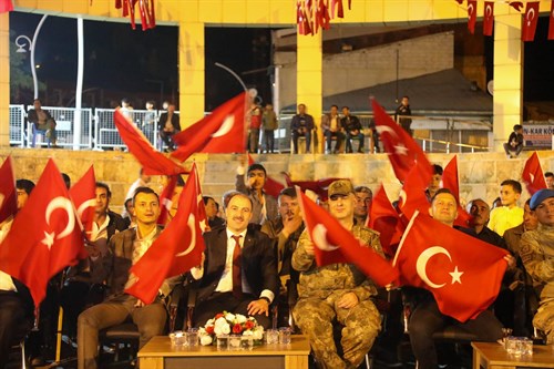 Başkale’de 15 Temmuz Demokrasi ve Milli Birlik Günü Coşkusu